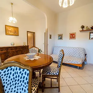 https://bilocale-lo-scoglio.it-tuscanyhotel.com
