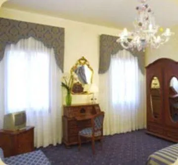 Hotel Locanda Canal Venice 3*,  Italy