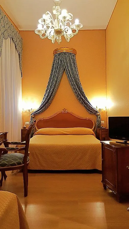 ***  Hotel Locanda Canal Venice Italy